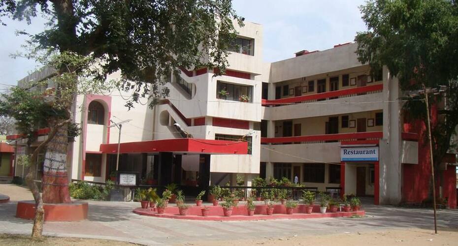 Veerangana Tourist Bunglow, Jhansi 2